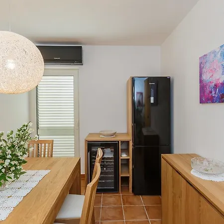 Deluxe Apartman Žrnovnica